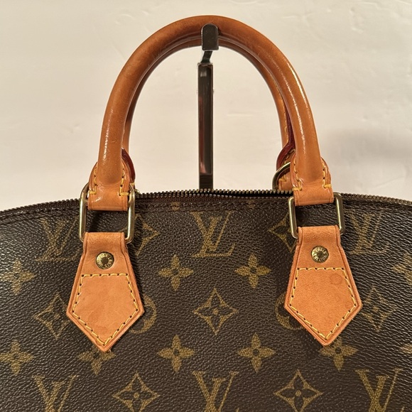 Louis Vuitton Alma - Picture 4 of 16